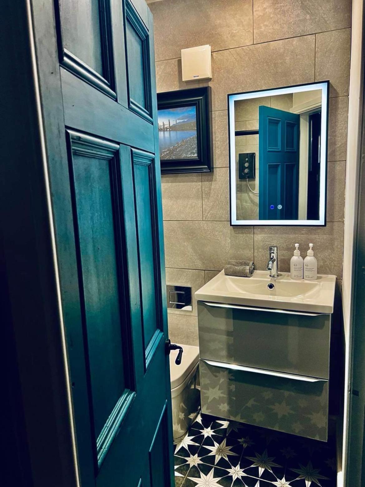 באונס-און-ווינדרמיר 1 West End Boutique Apartment מראה חיצוני תמונה